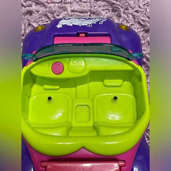 Vtech flipsies lot; 2 dolls, accessories, scale & convertible car / rock stage - Picture 5 of 13